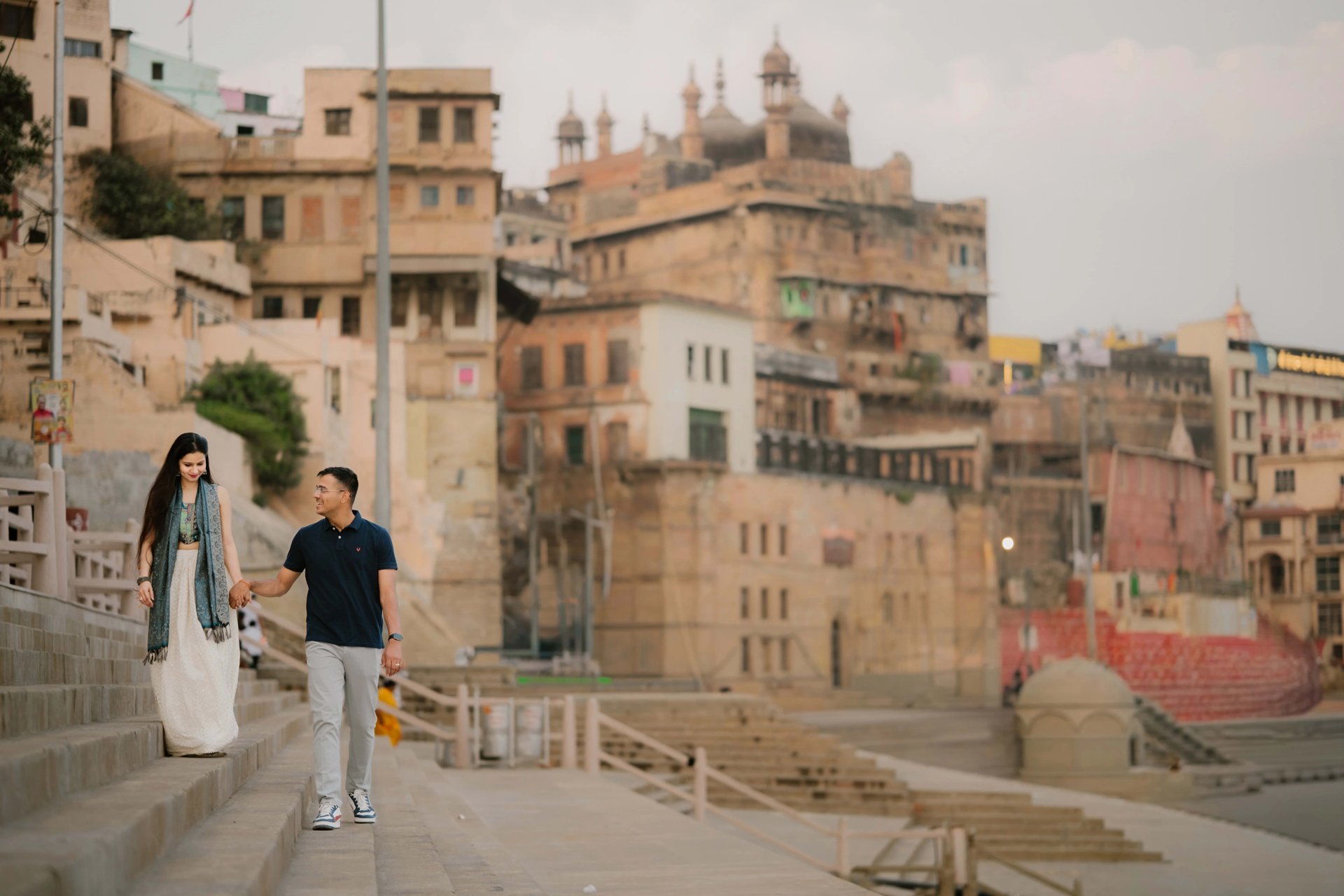 Varanasi Mein Pre-Wedding Shoot Kahan Karen? 8 Best Ghat Locations (2025)